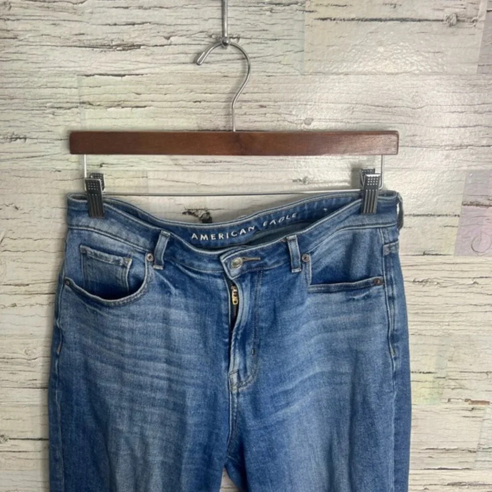 American Eagle Mom Jeans size 4 - Picture 3 of 8